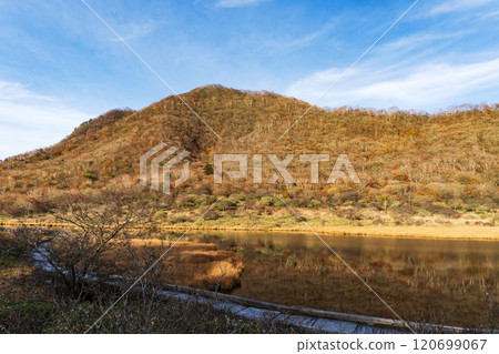 Gunma Prefecture: The Kakumanbuchi Promenade and Akagi-Komagatake on Mount Akagi [One of Japan's 100 Famous Mountains] 120699067
