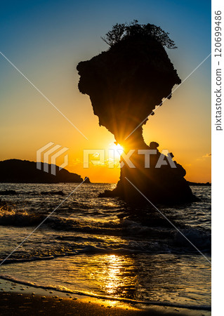 Sunset at Ringo-iwa (Umbrella Rock), Kakidomari Coast, Nagasaki Sunset Road, Nagasaki City Sunset at Ringo-iwa (Umbrella Rock), Kakidomari Coast, Nagasaki Sunset Road, Nagasaki City 120699486