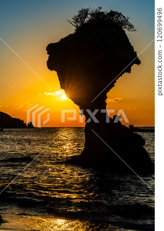 Sunset at Ringo-iwa (Umbrella Rock), Kakidomari Coast, Nagasaki Sunset Road, Nagasaki City 120699496