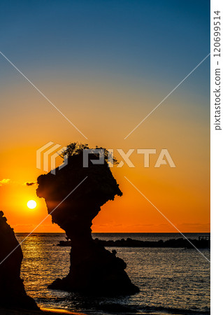 Sunset at Ringo-iwa (Umbrella Rock), Kakidomari Coast, Nagasaki Sunset Road, Nagasaki City 120699514