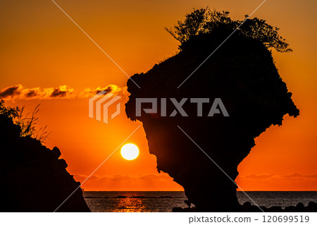Sunset at Ringo-iwa (Umbrella Rock), Kakidomari Coast, Nagasaki Sunset Road, Nagasaki City 120699519