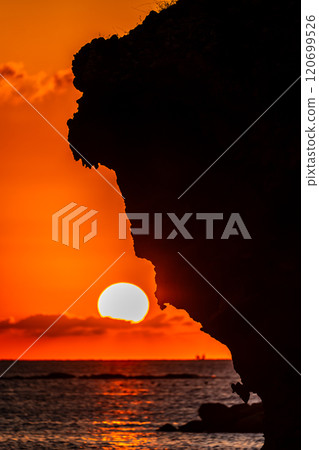 Sunset at Ringo-iwa (Umbrella Rock), Kakidomari Coast, Nagasaki Sunset Road, Nagasaki City 120699526