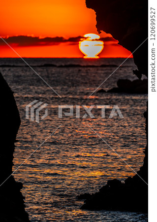 Sunset at Ringo-iwa (Umbrella Rock), Kakidomari Coast, Nagasaki Sunset Road, Nagasaki City 120699527