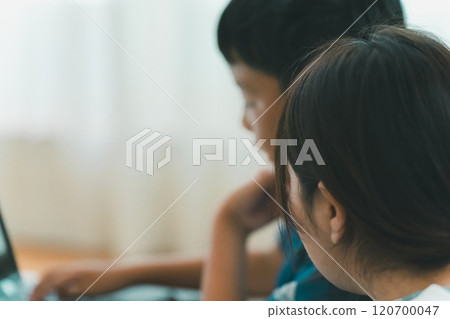 pc, younger, person 120700047