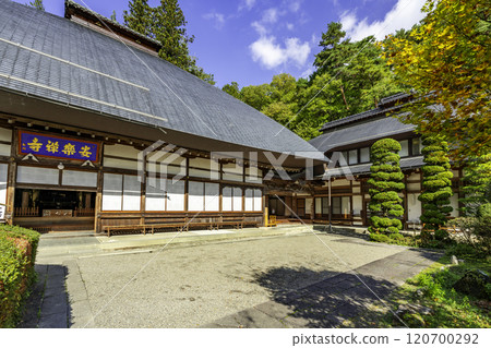 別所溫泉安樂寺本殿和長野縣上田市栗里市 別所溫泉安樂寺本殿和長野縣上田市栗里市 120700292