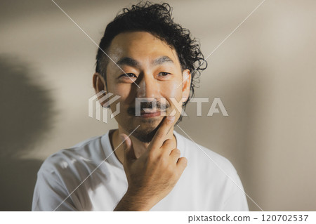 Bearded man　 120702537