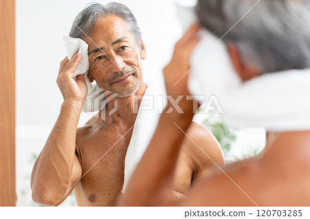 Man looking in the mirror Beauty Man looking in the mirror Beauty 120703285