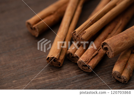 肉桂棒尖端的特寫 120703868