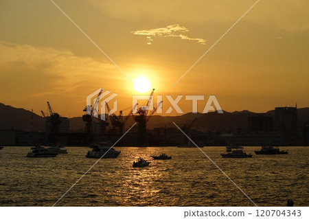 神戶港的黃昏 120704343