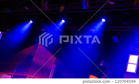 Stage 120704594