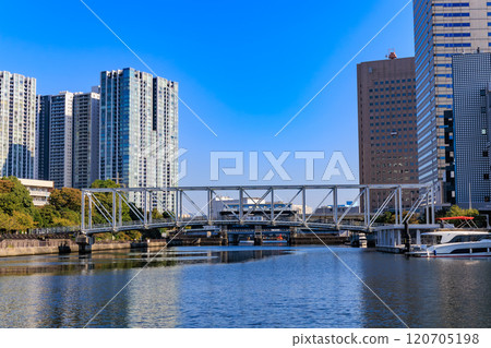 Tennozu Canal as seen from Tennozu Canal Waterfront Plaza in Shinagawa, Tokyo 120705198
