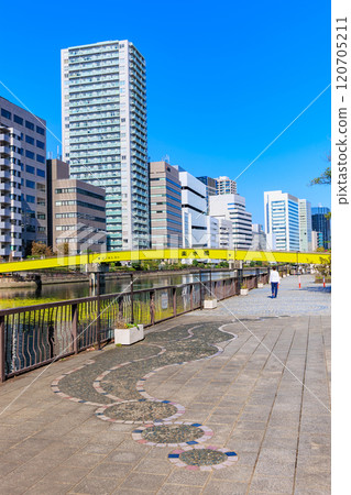 東京都品川區天王洲運河上的樂水橋 120705211