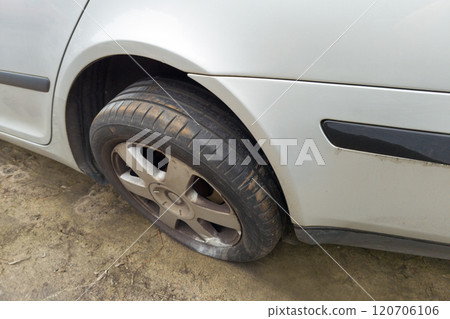 Dangerous Car Defect with Detached Wheel 120706106
