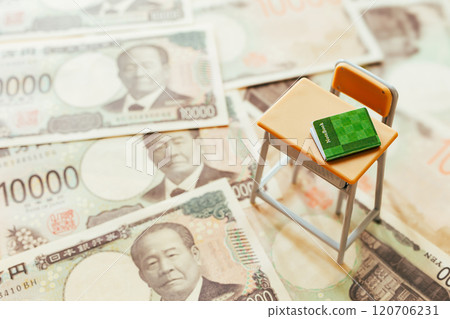 學習桌和錢 學費和學費圖片照片素材 學習桌和錢 學費和學費圖片照片素材 120706231