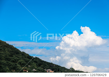 Takami Island and cumulonimbus clouds in the Seto Inland Sea 120706429