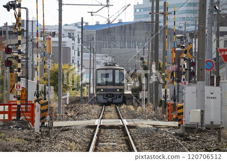 停靠和田岬站的列車 120706512