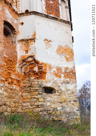 The old ruins of the collapsed walls with gates and windows Staroselskiy castle in Stare Selo in the Lviv region in Ukraine The old ruins of the collapsed walls with gates and windows Staroselskiy castle in Stare Selo in the Lviv region in Ukraine 120711021