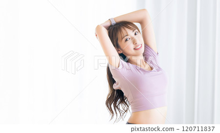 Stretching women/fitness 120711837