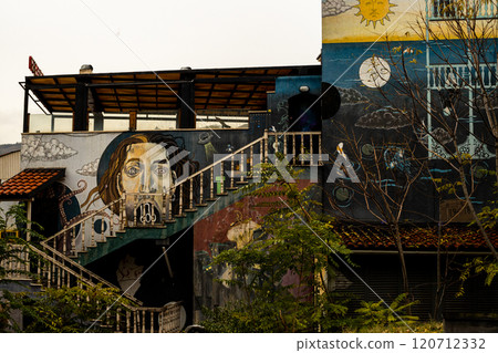 Exploring the vibrant murals of Tbilisi, Georgia during the enchanting autumn season 120712332