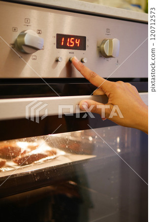 Finetuning the Oven Temperature for Achieving Perfect Baking Results Every Time 120712573