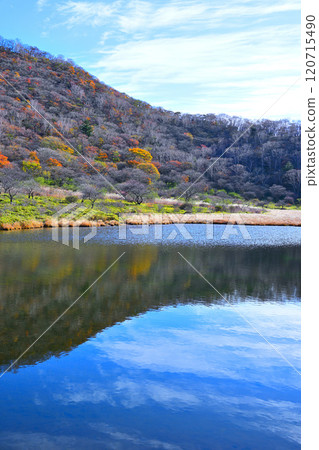 Kakumanbuchi，深秋的葉子，從長廊看到的景色 120715490