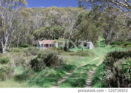 Horse Camp Hut in Kosciuszko National Park in Australia Horse Camp Hut in Kosciuszko National Park in Australia 120716952