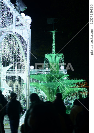 Sapporo White Illumination (with tourists) 120719436