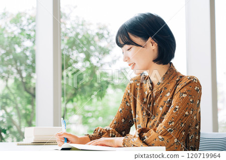 大學生聽講座 120719964