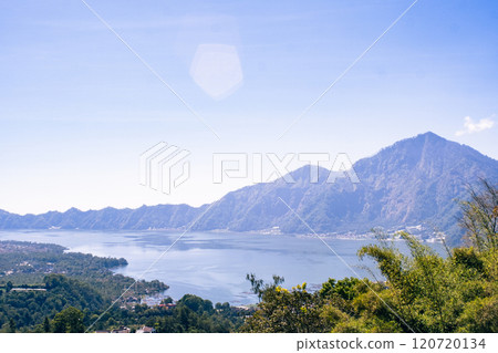 峇裡島的山脈和湖泊景觀 峇裡島的山脈和湖泊景觀 120720134