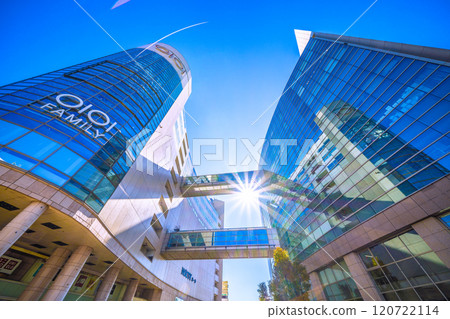 Kawasaki cityscape in Japan, overlooking the area in front of Mizonokuchi Station (Musashi-Mizonokuchi Station). A ray of hope for a new era... = 22nd Kawasaki cityscape in Japan, overlooking the area in front of Mizonokuchi Station (Musashi-Mizonokuchi Station). A ray of hope for a new era... = 22nd 120722114