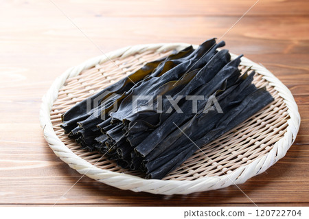 Hidaka kelp, dried food for soup stock, a luxurious image of a Japanese food ingredient 120722704