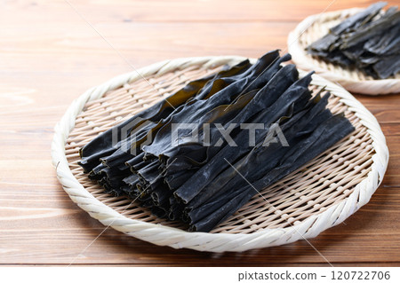日高海帶,用於製作湯料的乾製品,日本食材的奢華形象 日高海帶,用於製作湯料的乾製品,日本食材的奢華形象 120722706
