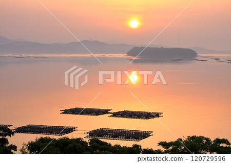 The early morning scenery of Setouchi resembles a watercolor painting The early morning scenery of Setouchi resembles a watercolor painting 120729596