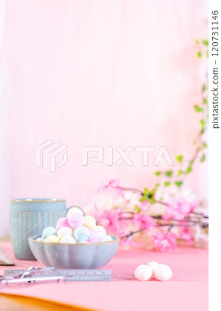 Ramune and stationery piled high on a small plate Ramune and stationery piled high on a small plate 120731146