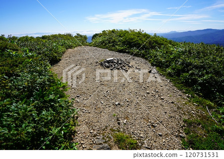 The summit of Mount Tengu Sumotori in the Asahi Mountain Range 120731531