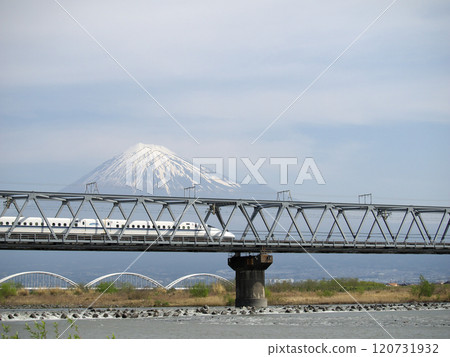 Shinkansen crossing Mt. Fuji and Mount Fuji Shinkansen crossing Mt. Fuji and Mount Fuji 120731932