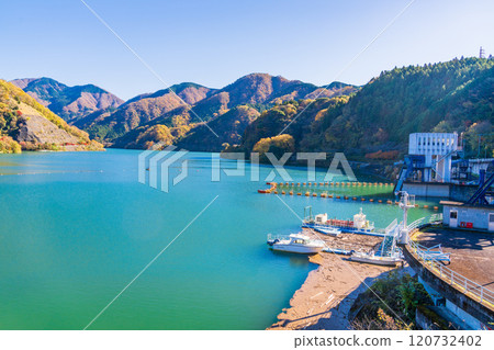 [Kanagawa Prefecture] Lake Tanzawa in autumn 120732402