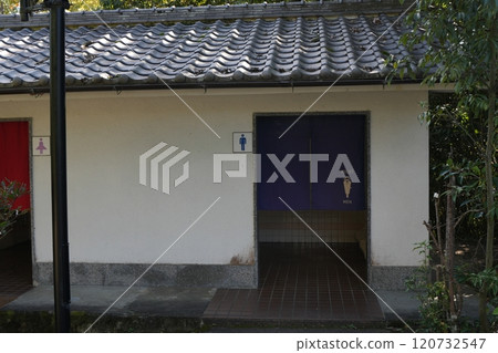 伊賀上野城公園男廁 120732547