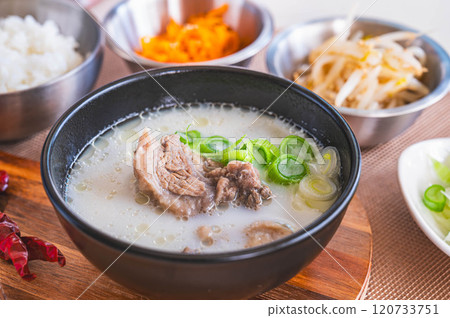 Korean food Seolleongtang Korean food Seolleongtang 120733751