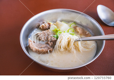 Seolleongtang with somen noodles Seolleongtang with somen noodles 120733760