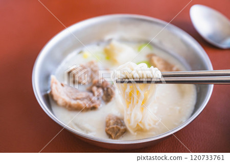 Seolleongtang with somen noodles Seolleongtang with somen noodles 120733761