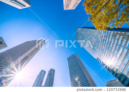 日本東京城市景觀-希望之光...秋天。東京都廳舍、新宿京王廣場H、新宿住友大廈等景觀=11月22日 日本東京城市景觀-希望之光...秋天。東京都廳舍、新宿京王廣場H、新宿住友大廈等景觀=11月22日 120733986
