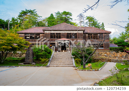 View of the former Fukiya Elementary School (Takahashi City) View of the former Fukiya Elementary School (Takahashi City) 120734239