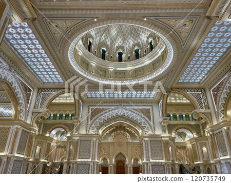 [Abu Dhabi] The luxurious interior of Qasr Al Watan 120735749