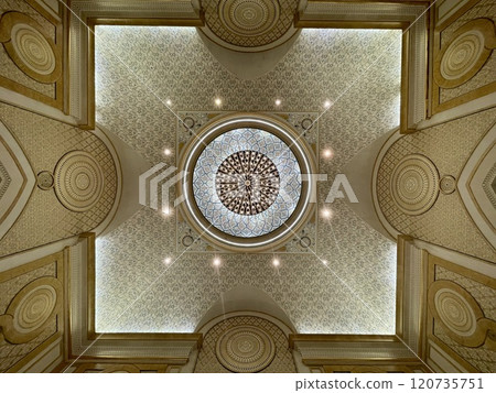 [Abu Dhabi] The luxurious interior of Qasr Al Watan 120735751