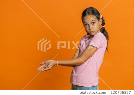 Girl raising hands asking what why reason of failure anti lifehacks ridicules disbelief irritation Girl raising hands asking what why reason of failure anti lifehacks ridicules disbelief irritation 120736837