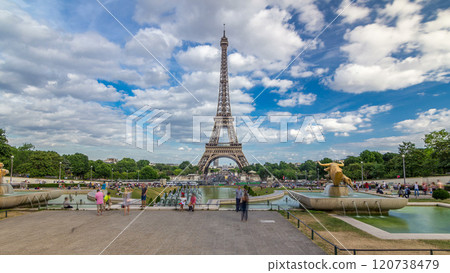 Fountains on famous square Trocadero with Eiffel tower in the background timelapse hyperlapse. 120738479
