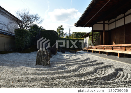 Daitokuji Temple subtemple, Zuiho-in Temple, Solitary Garden (Kita-ku, Kyoto City) Daitokuji Temple subtemple, Zuiho-in Temple, Solitary Garden (Kita-ku, Kyoto City) 120739066