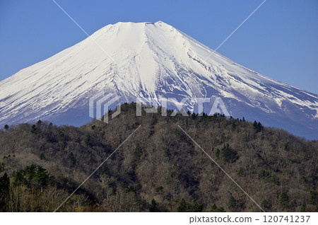 View of Mt. Fuji from a power transmission tower on Mt. Okunodake in the Doshi mountain range 120741237