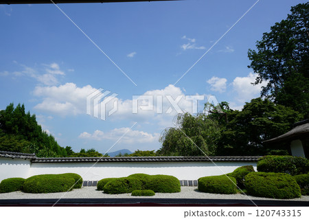 西鴨勝傳寺庭園 120743315